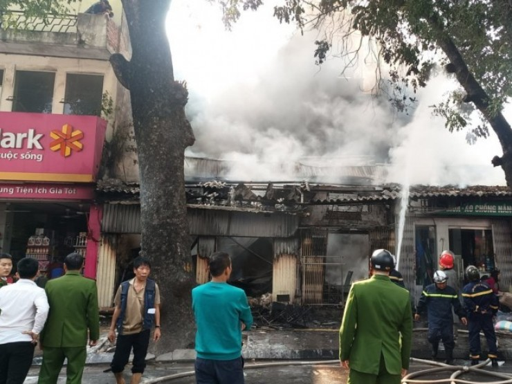 Cháy kiốt giữa trung tâm Hà Nội: Lời cảnh tỉnh về sự cần thiết của hệ thống báo cháy sớm