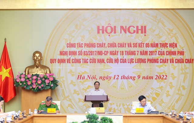 THỦ TƯỚNG: NHỮNG VỤ CHÁY NGHIÊM TRỌNG CHO THẤY TÌNH HÌNH KHẨN CẤP, ĐẶT RA YÊU CẦU, NHIỆM VỤ, TƯ DUY, CÁCH TIẾP CẬN MỚI